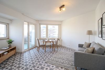 Wohnraum mit Balkonzugang