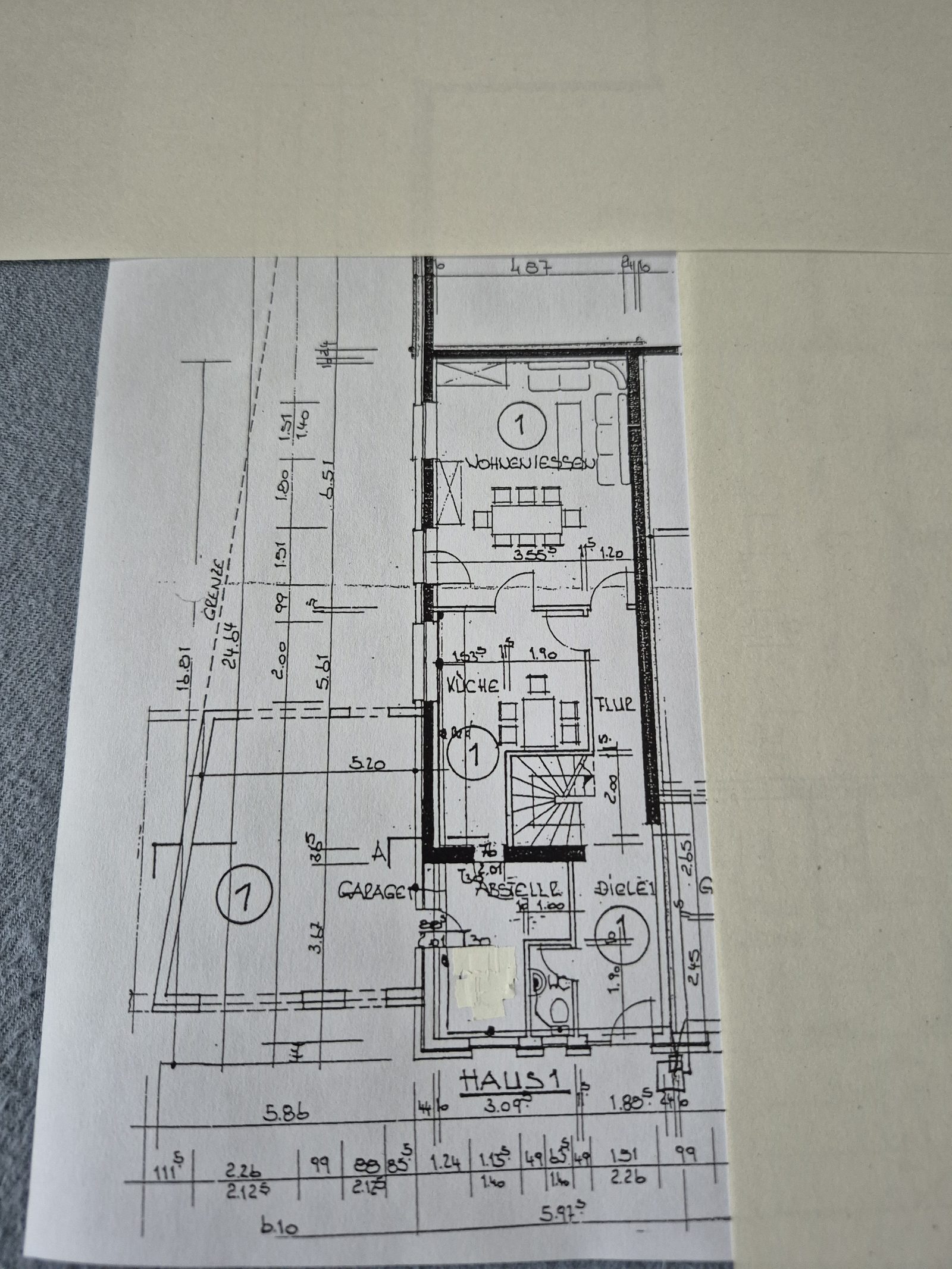 Grundriss - Erdgeschoss-Wohnung mit Garage und Terrasse