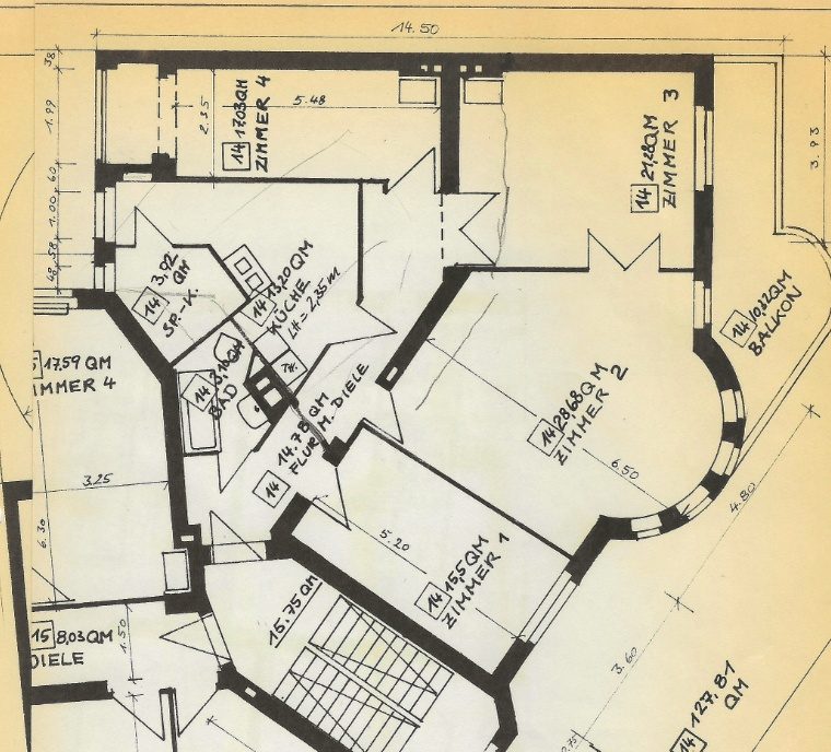Grundriss - Großzügige 4-Zimmer-Wohnung mit Balkon und Erker